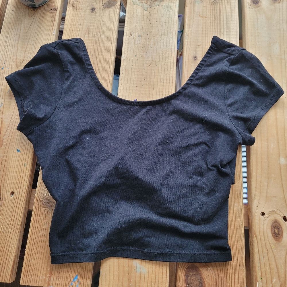 Crop top 3/ 25$